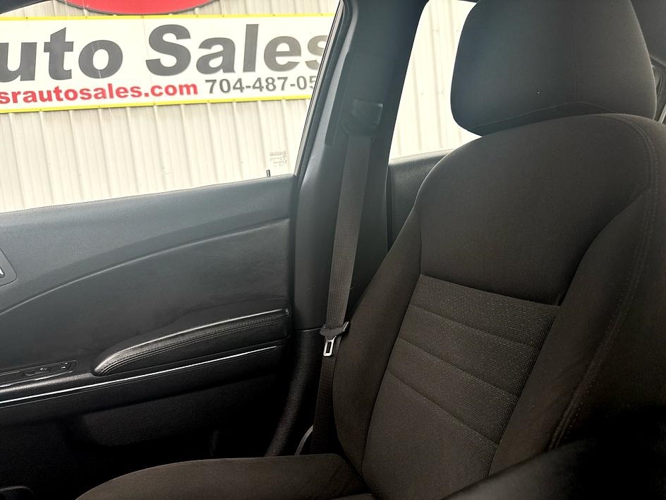 Dodge Charger 4dr Sdn SE RWD 2013