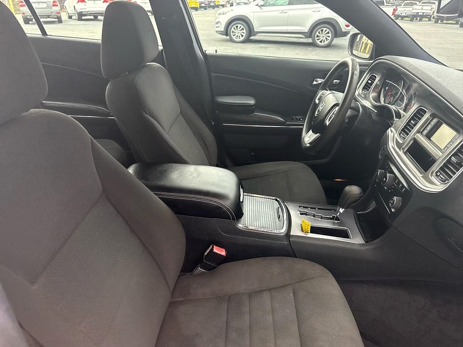 Dodge Charger 4dr Sdn SE RWD 2013