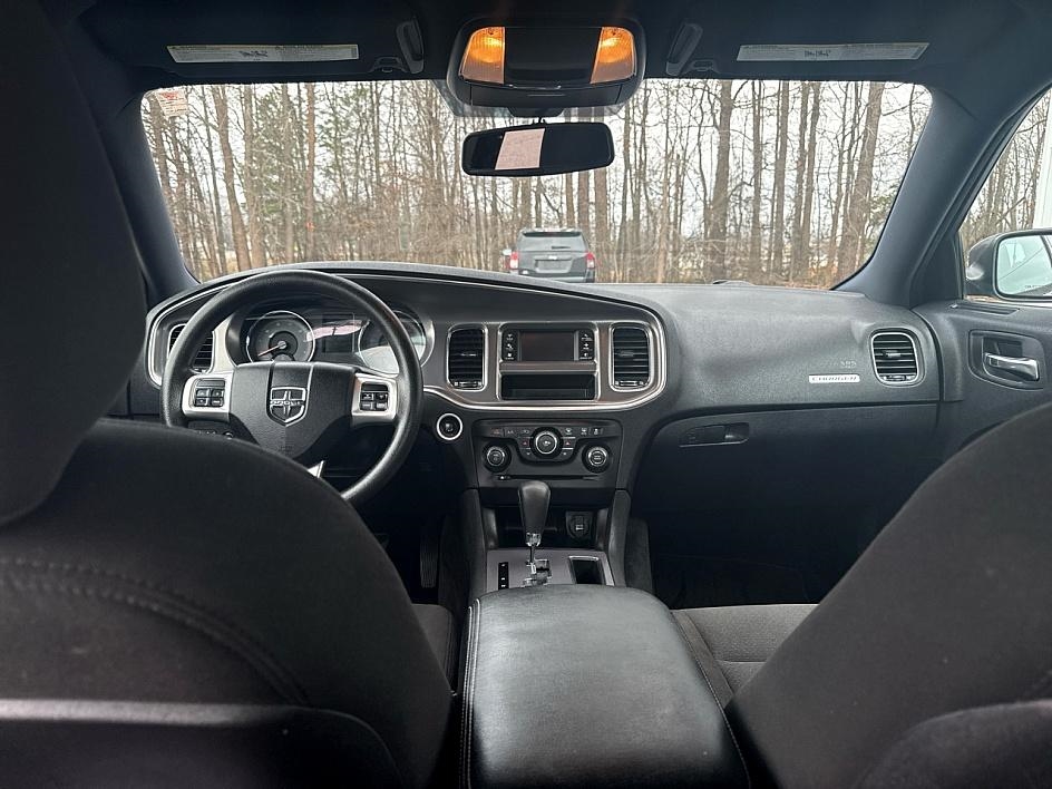 Dodge Charger 4dr Sdn SE RWD 2013