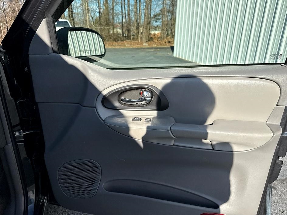 Chevrolet TrailBlazer 4dr 4WD LS 2005