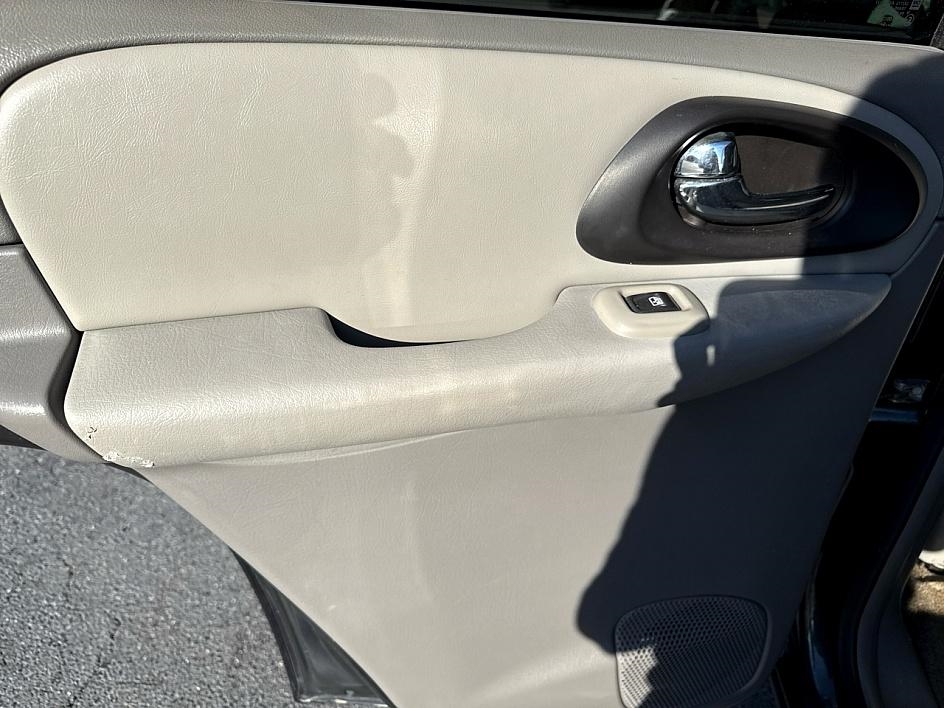 Chevrolet TrailBlazer 4dr 4WD LS 2005