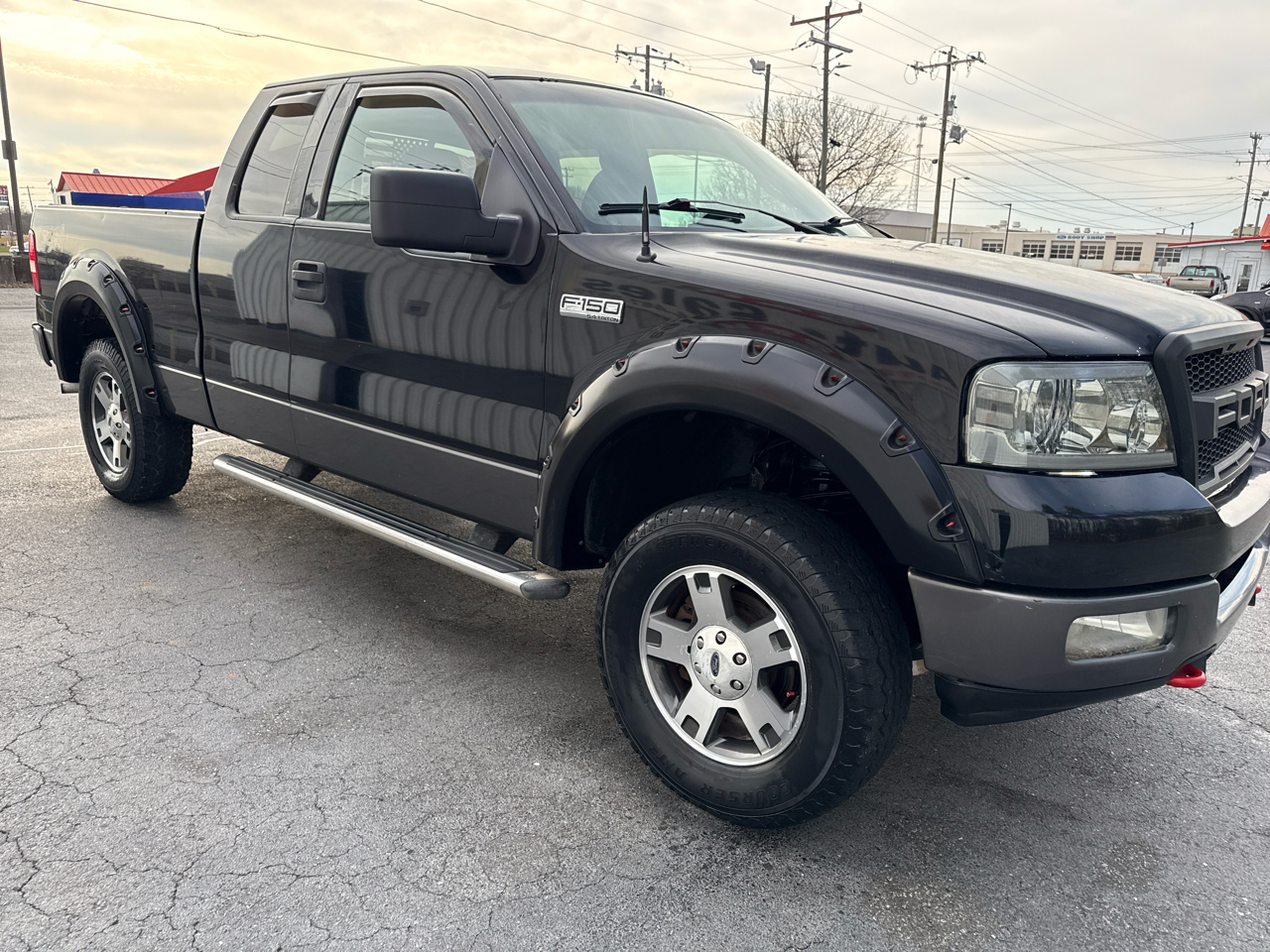 Ford F-150 Supercab 145" Lariat 4WD 2005