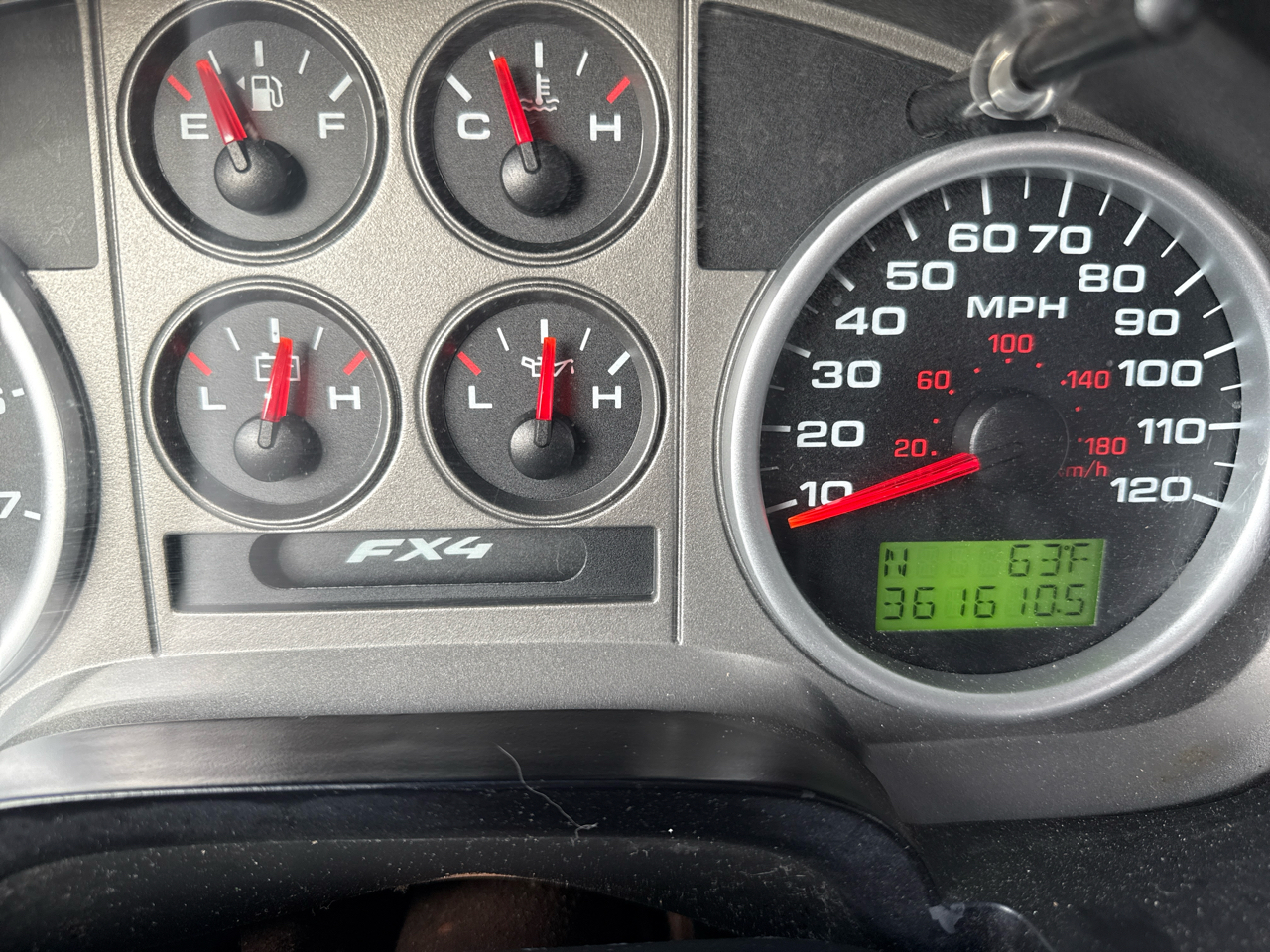 Ford F-150 Supercab 145" Lariat 4WD 2005