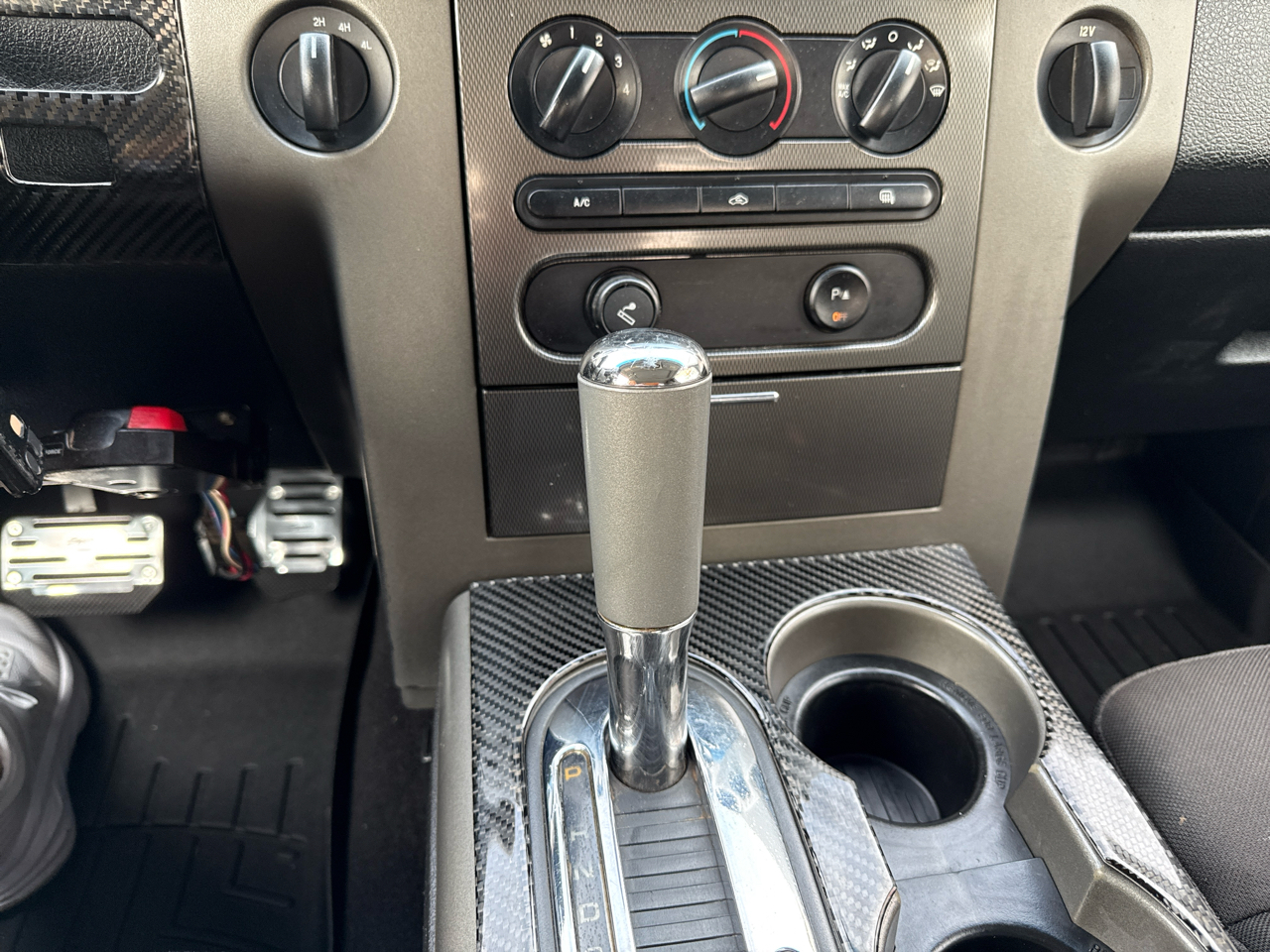 Ford F-150 Supercab 145" Lariat 4WD 2005