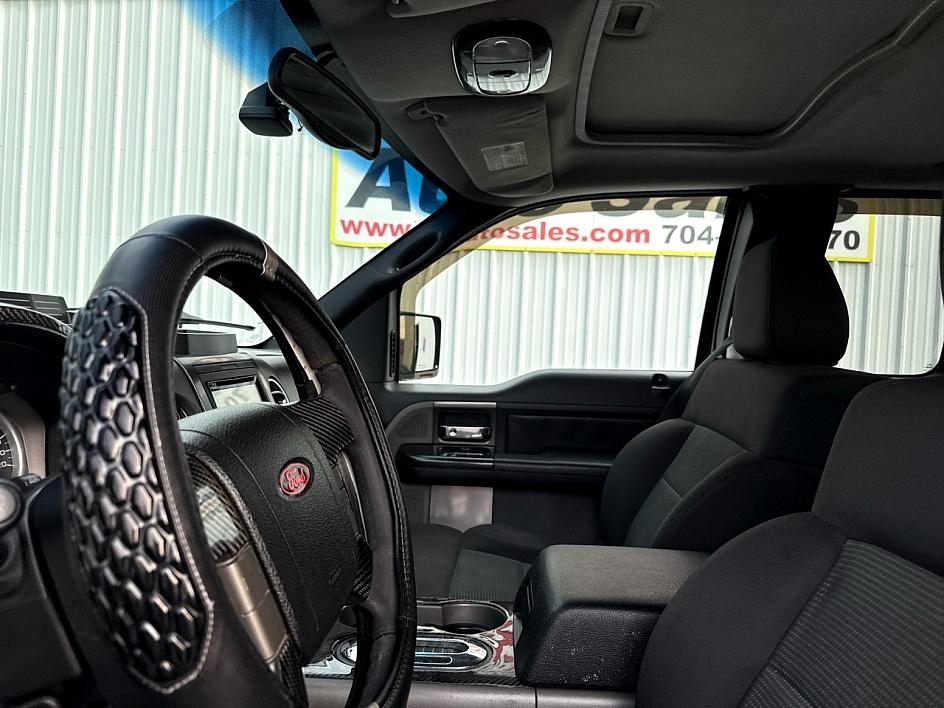 Ford F-150 Supercab 145" Lariat 4WD 2005