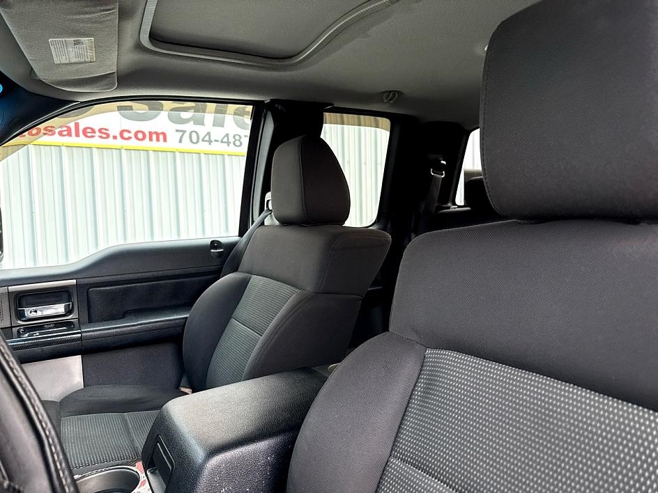 Ford F-150 Supercab 145" Lariat 4WD 2005