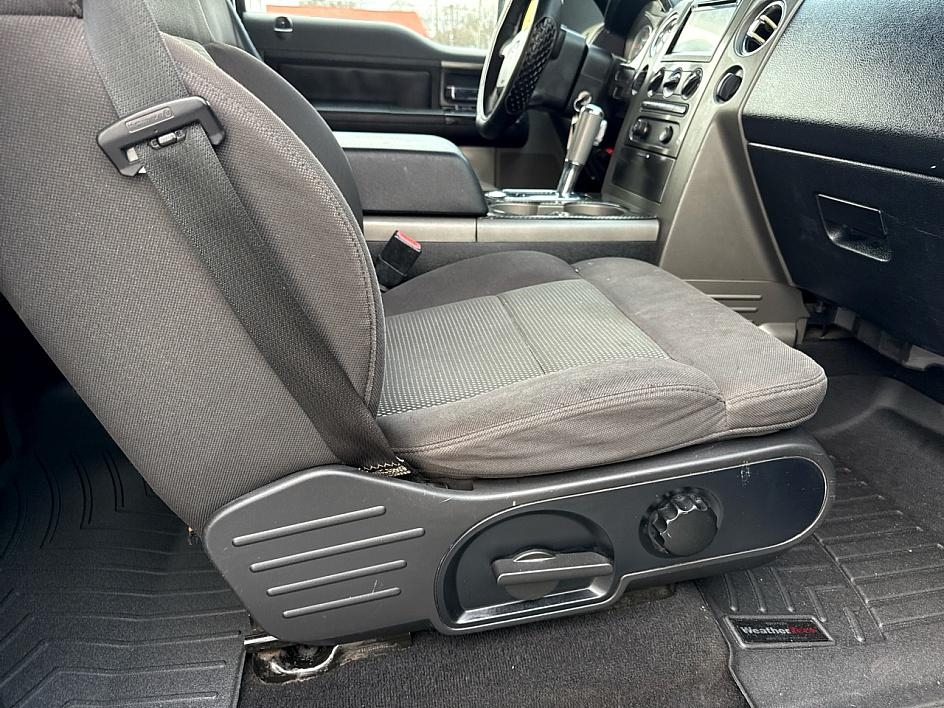 Ford F-150 Supercab 145" Lariat 4WD 2005