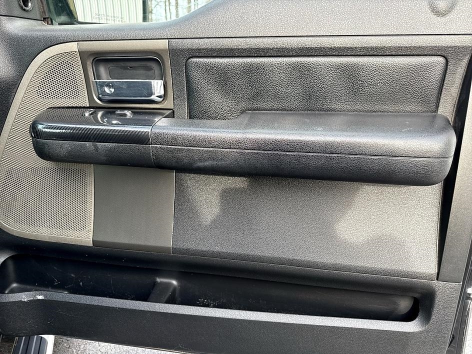 Ford F-150 Supercab 145" Lariat 4WD 2005