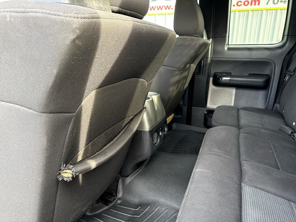 Ford F-150 Supercab 145" Lariat 4WD 2005