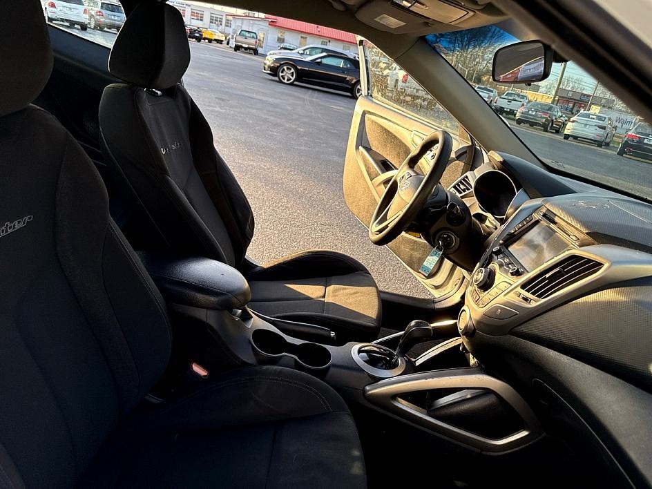 Hyundai Veloster 3dr Cpe Auto 2016