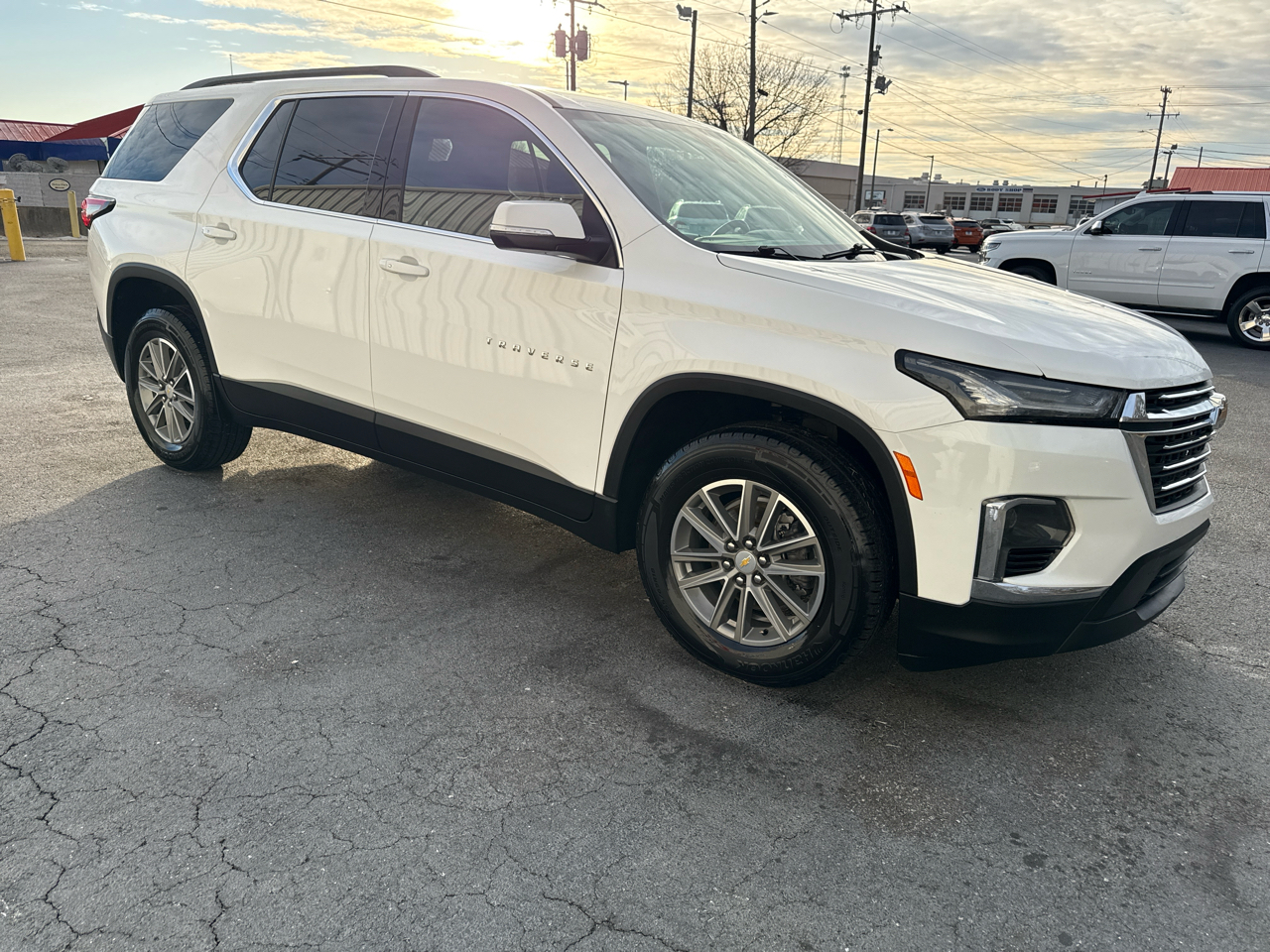 Chevrolet Traverse FWD 4dr LT Cloth w/1LT 2023