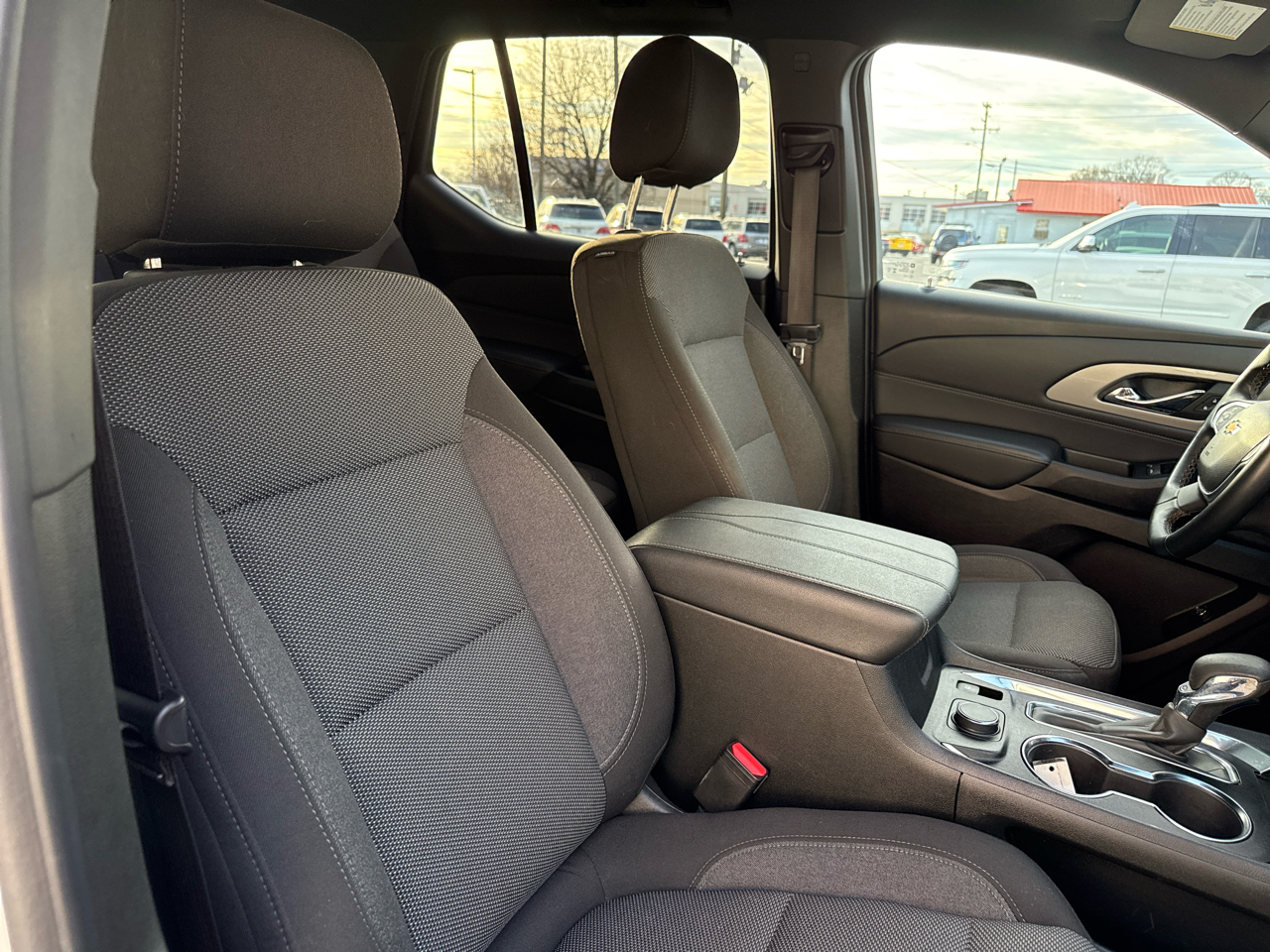 Chevrolet Traverse FWD 4dr LT Cloth w/1LT 2023