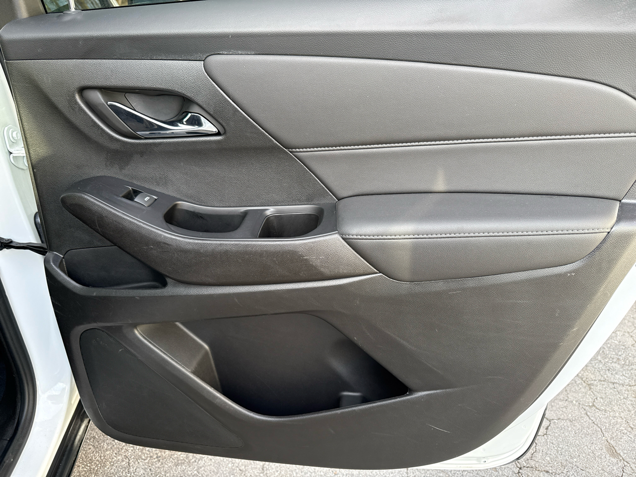 Chevrolet Traverse FWD 4dr LT Cloth w/1LT 2023