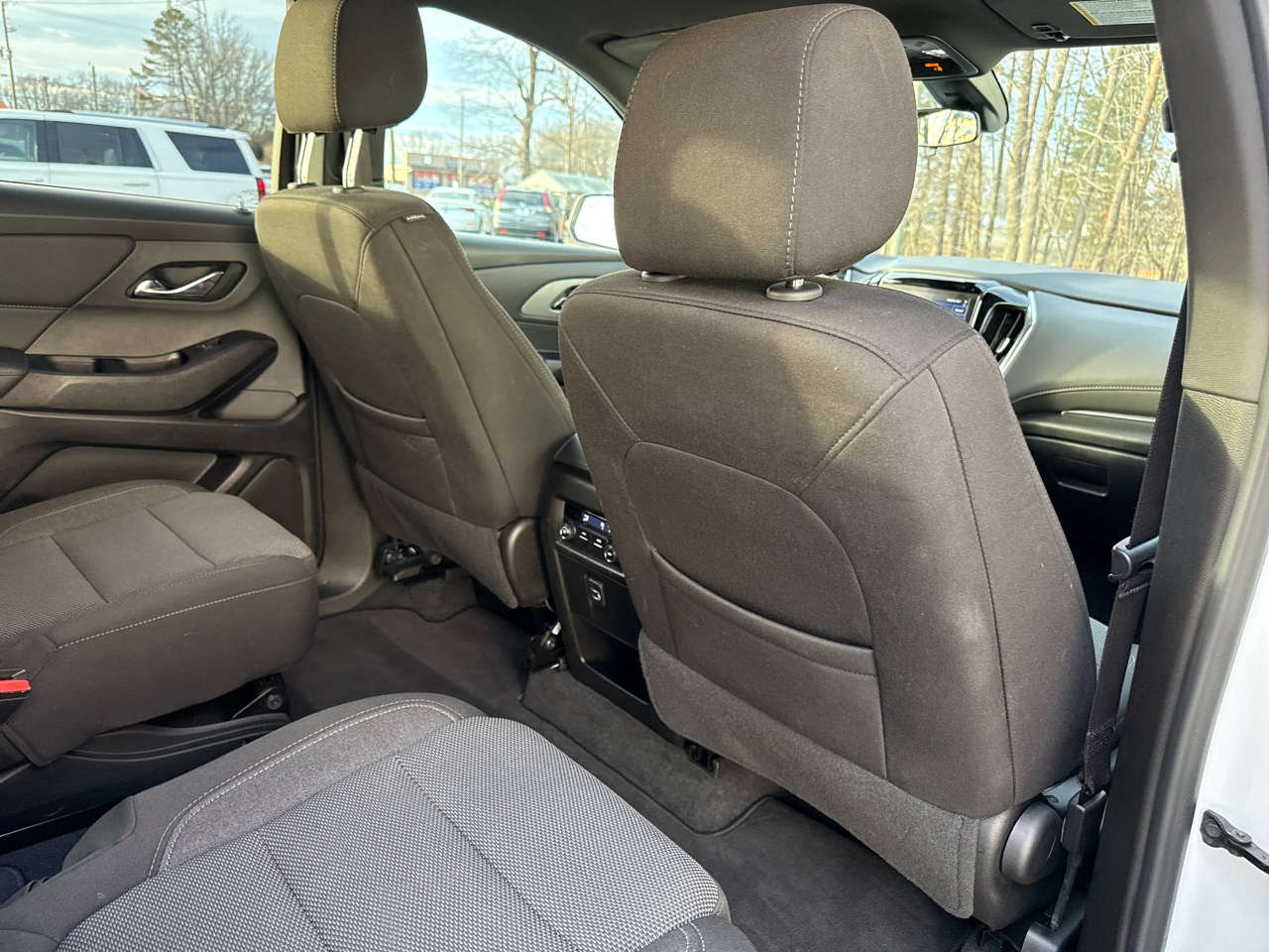 Chevrolet Traverse FWD 4dr LT Cloth w/1LT 2023