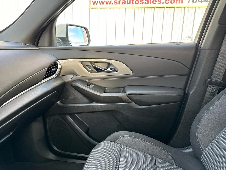 Chevrolet Traverse FWD 4dr LT Cloth w/1LT 2023