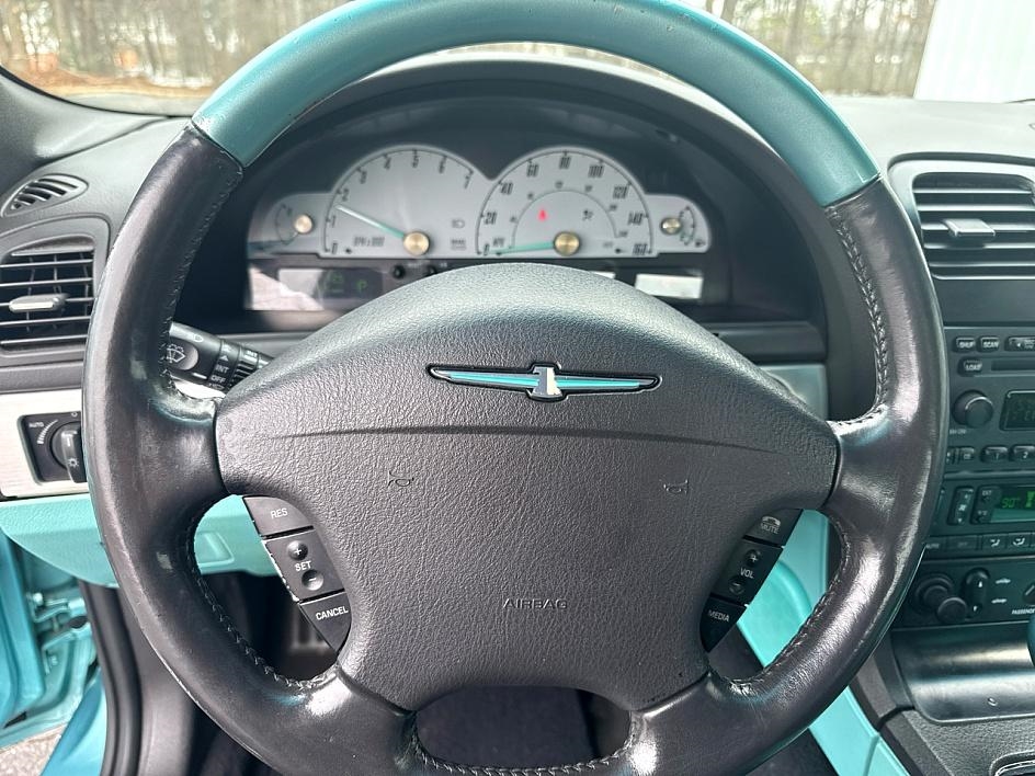 Ford Thunderbird 2dr Conv w/Hardtop Premium 2002