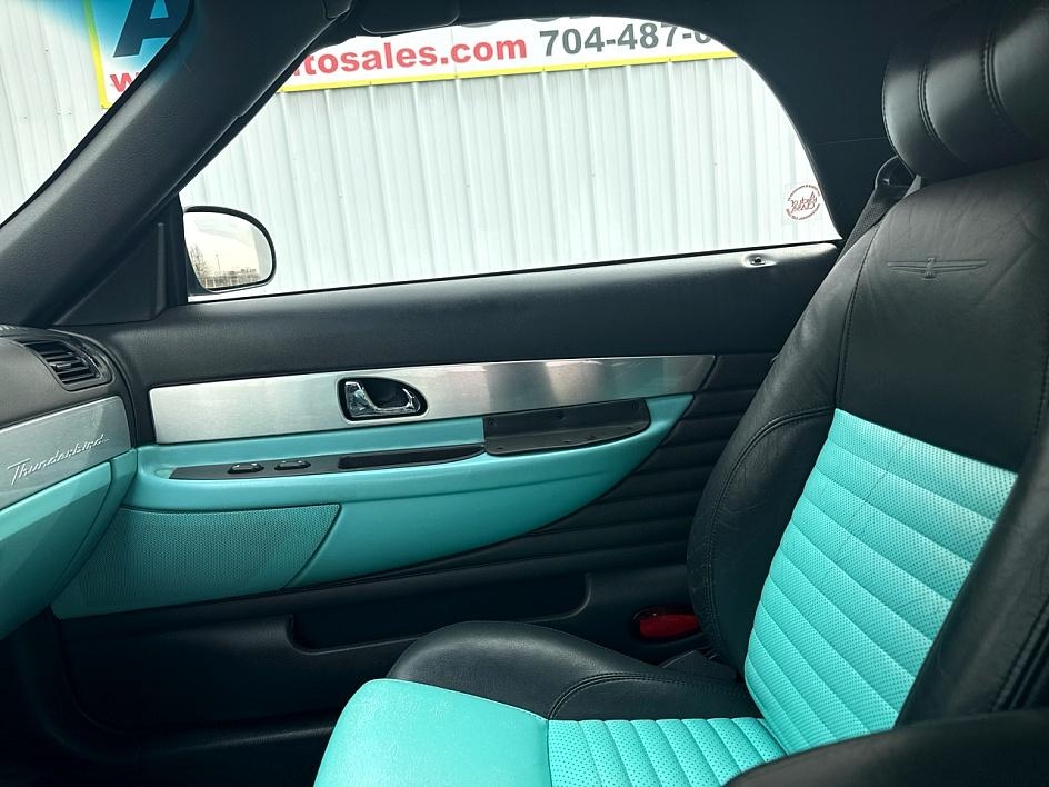 Ford Thunderbird 2dr Conv w/Hardtop Premium 2002