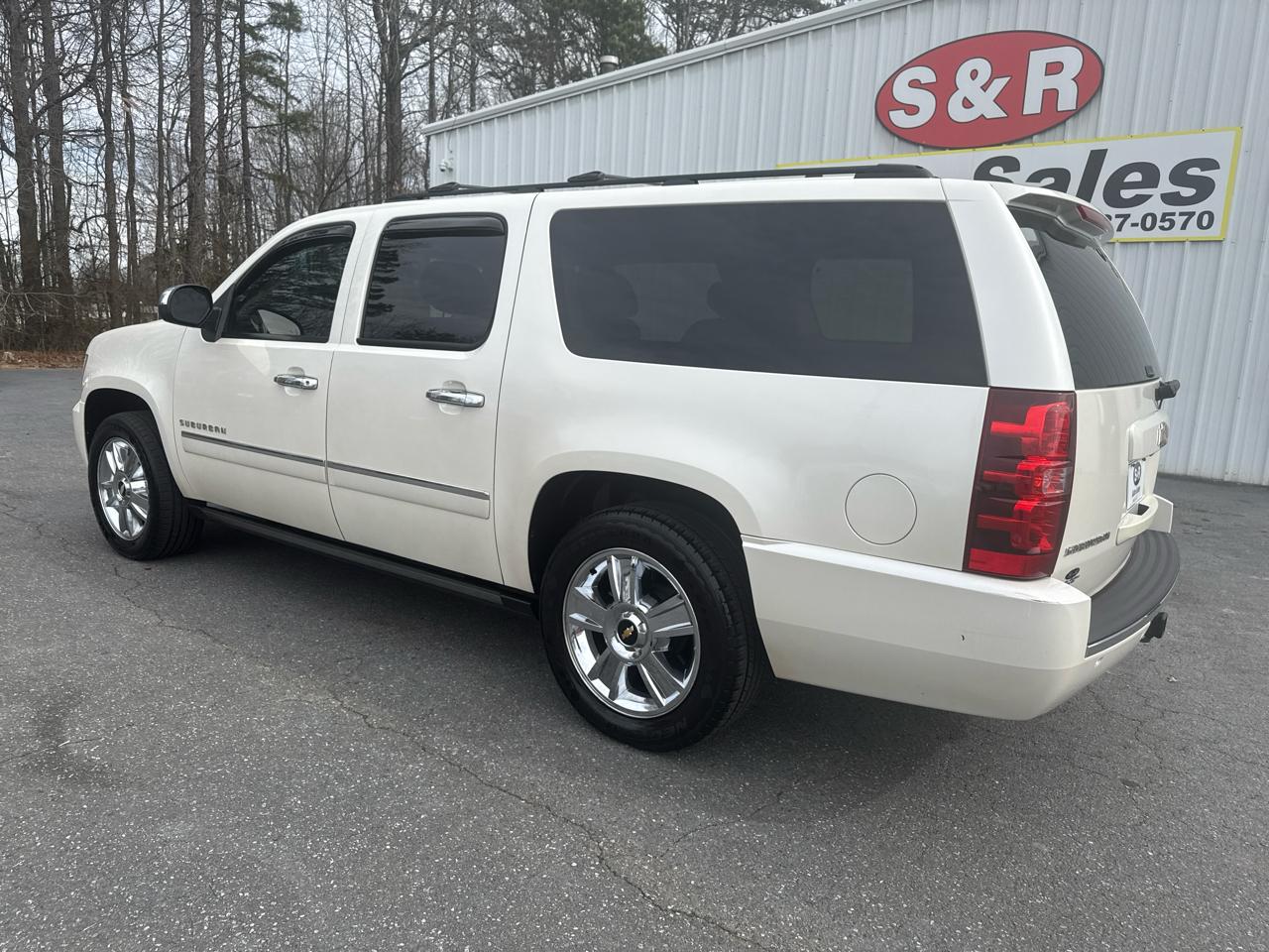 Chevrolet Suburban 4WD 4dr 1500 LTZ 2010