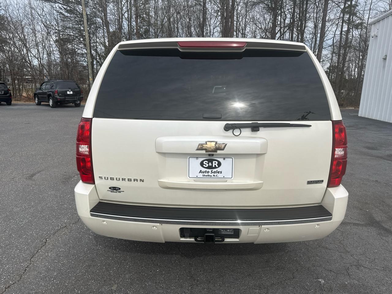 Chevrolet Suburban 4WD 4dr 1500 LTZ 2010