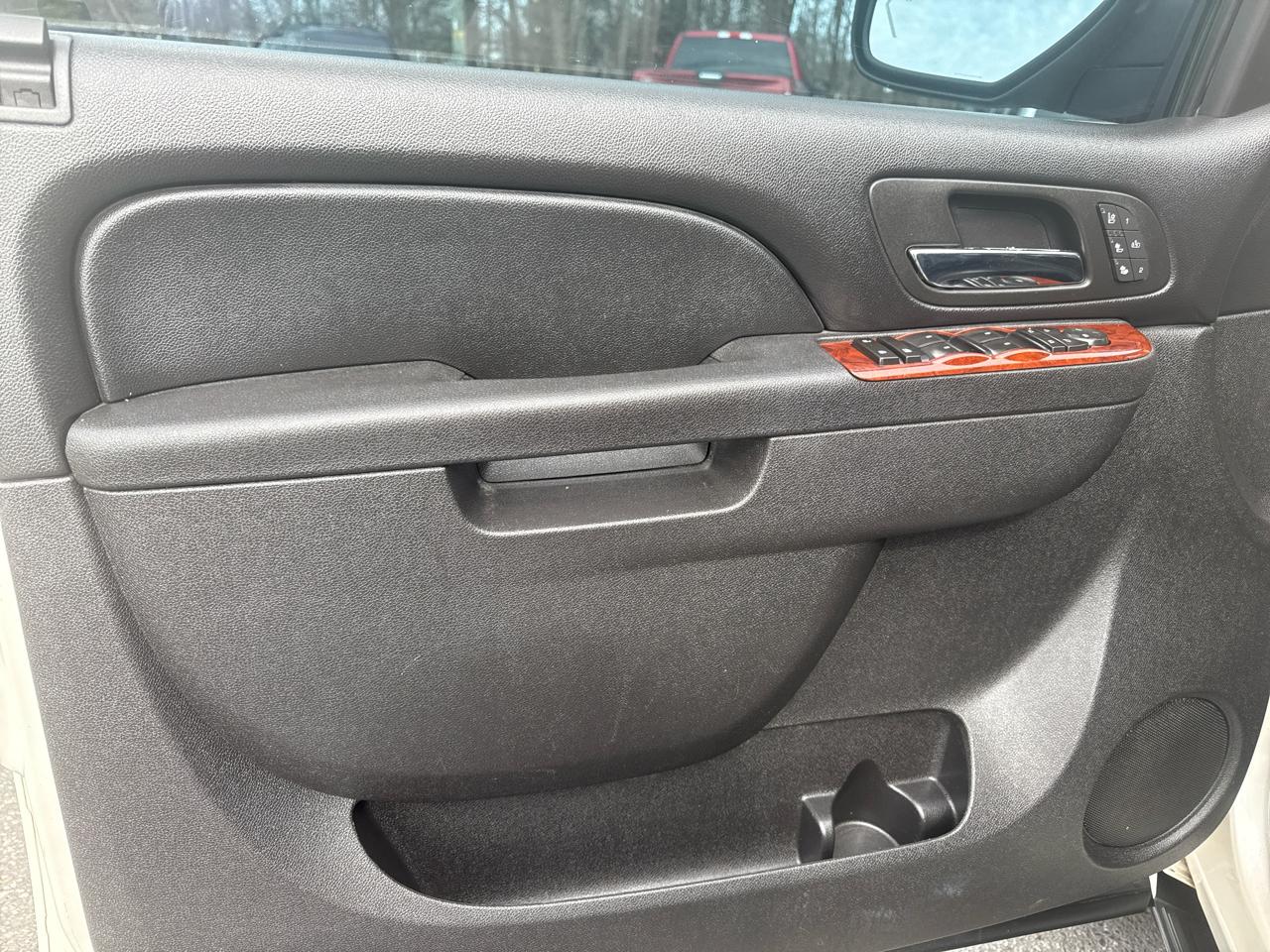 Chevrolet Suburban 4WD 4dr 1500 LTZ 2010