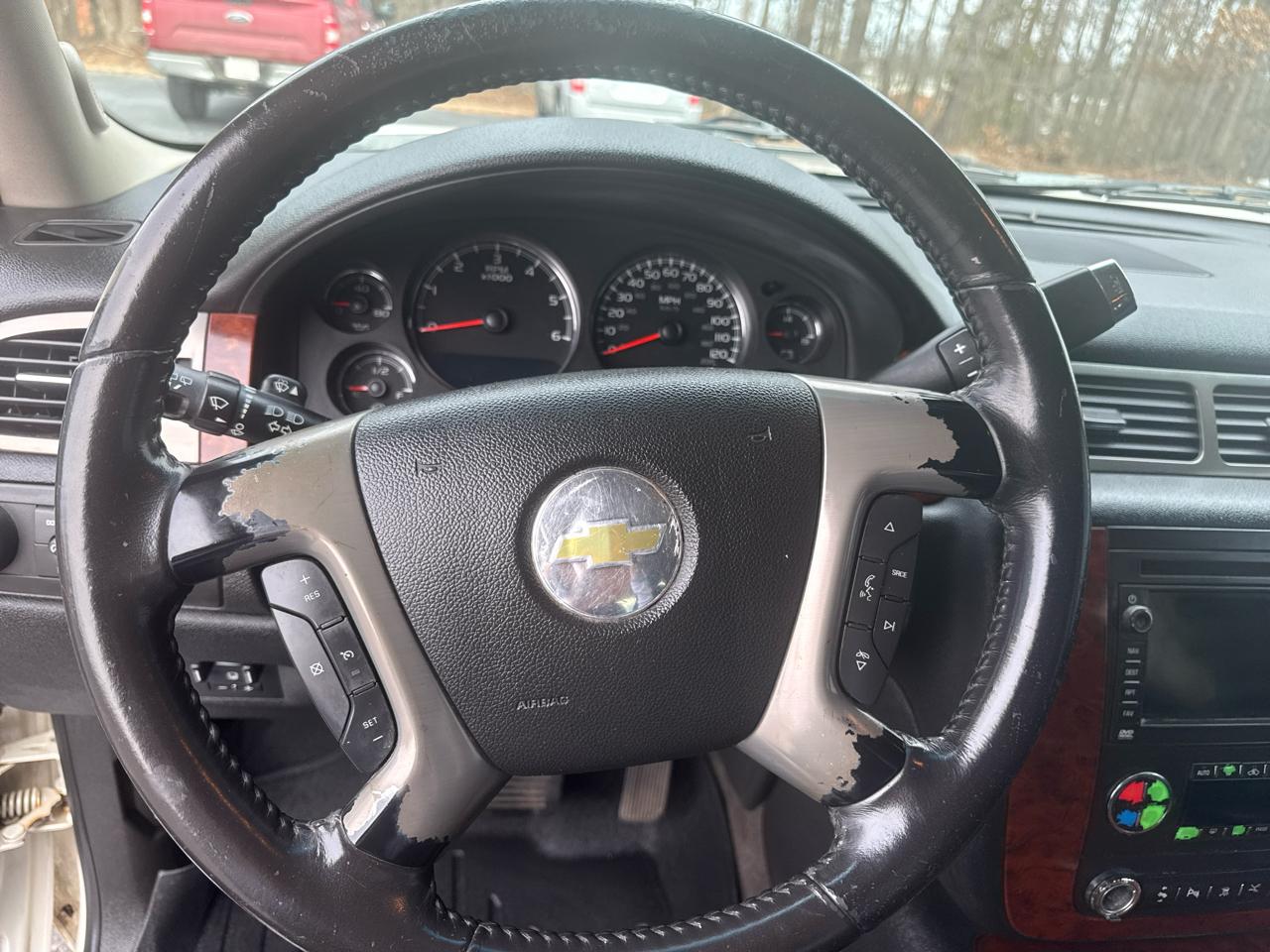 Chevrolet Suburban 4WD 4dr 1500 LTZ 2010