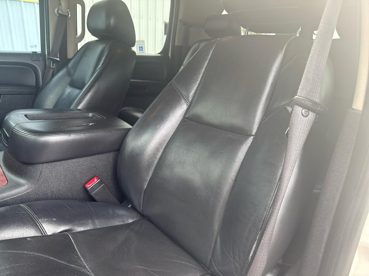 Chevrolet Suburban 4WD 4dr 1500 LTZ 2010