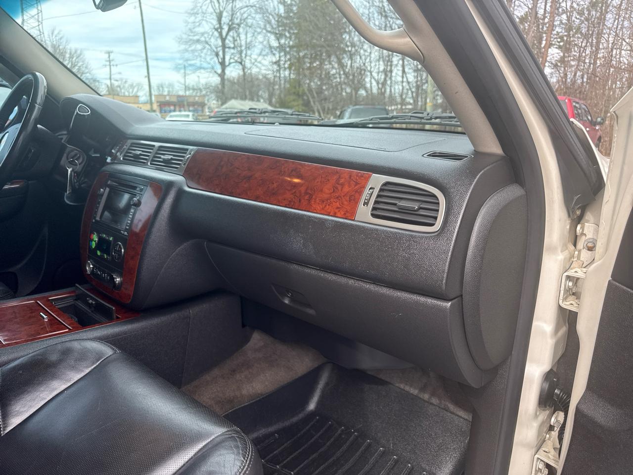 Chevrolet Suburban 4WD 4dr 1500 LTZ 2010