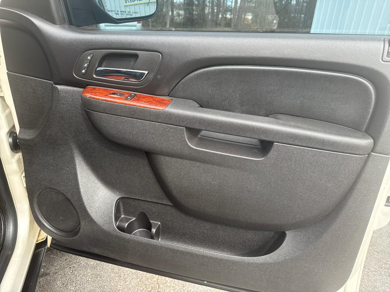 Chevrolet Suburban 4WD 4dr 1500 LTZ 2010