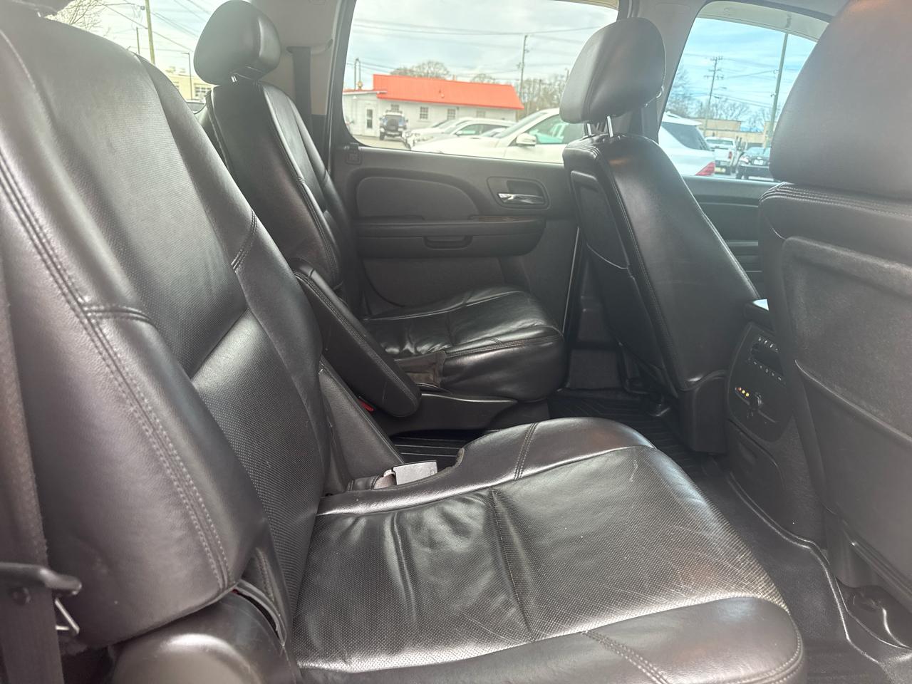 Chevrolet Suburban 4WD 4dr 1500 LTZ 2010