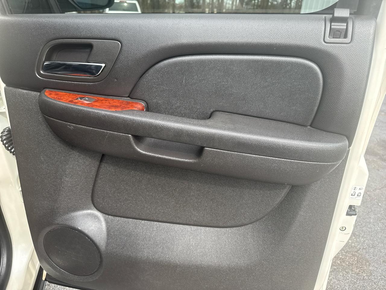 Chevrolet Suburban 4WD 4dr 1500 LTZ 2010