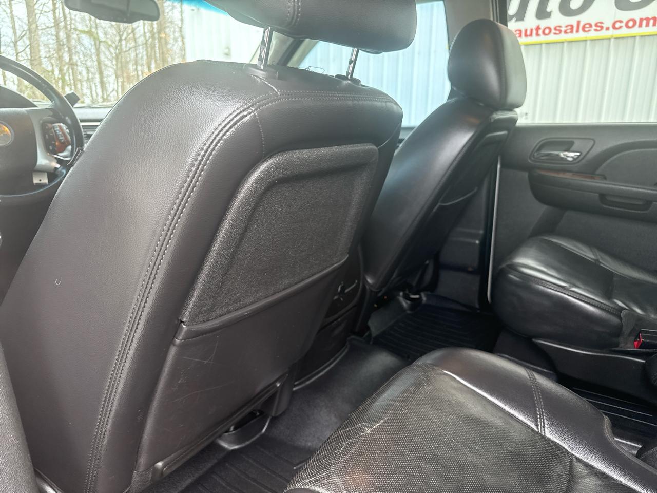 Chevrolet Suburban 4WD 4dr 1500 LTZ 2010