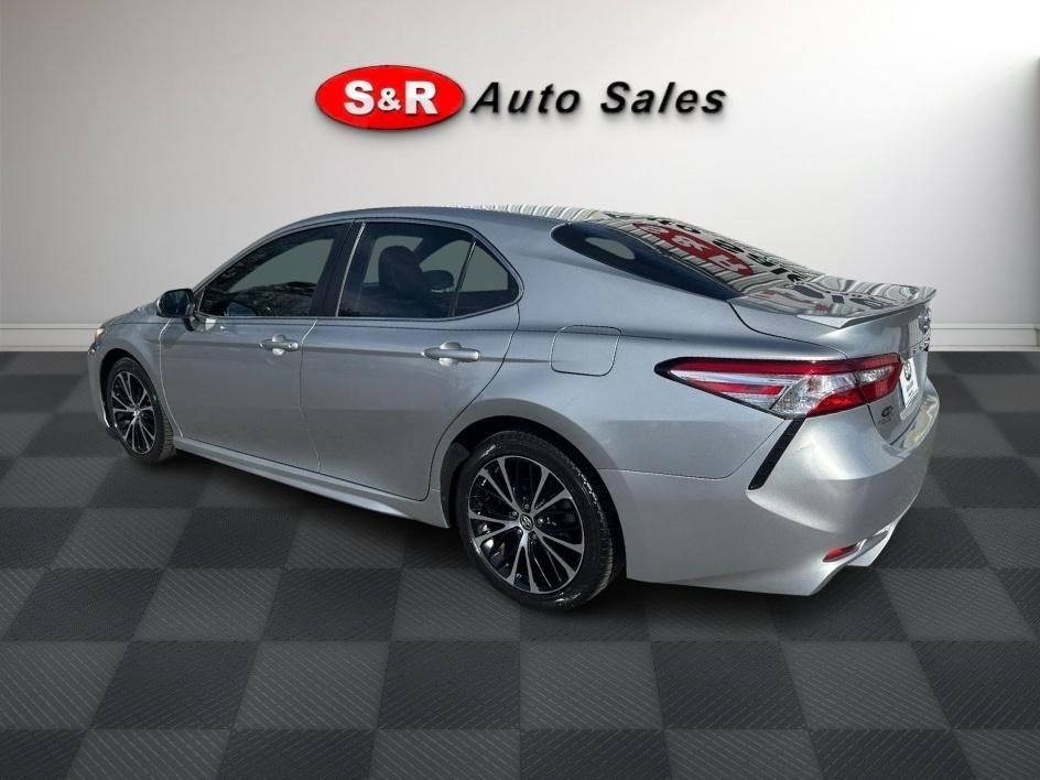 Toyota Camry XLE Auto (Natl) 2018