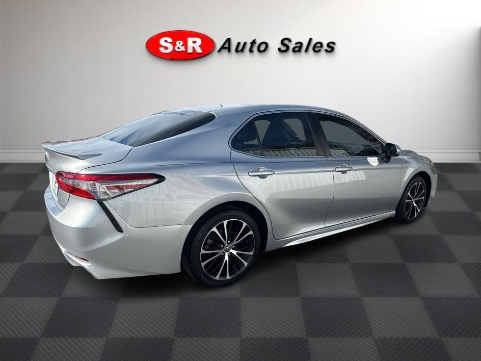 Toyota Camry XLE Auto (Natl) 2018