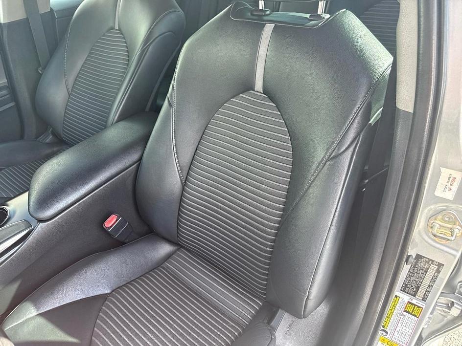 Toyota Camry XLE Auto (Natl) 2018