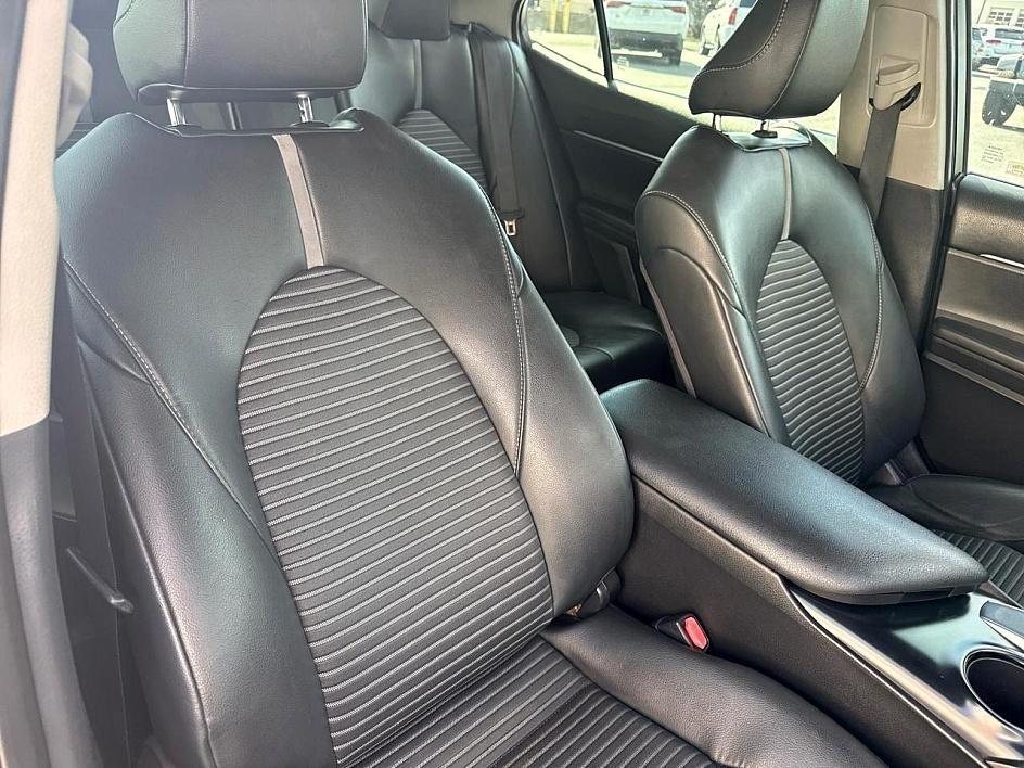 Toyota Camry XLE Auto (Natl) 2018