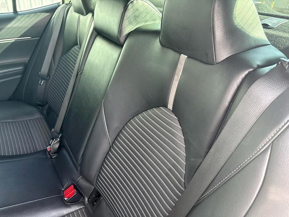 Toyota Camry XLE Auto (Natl) 2018