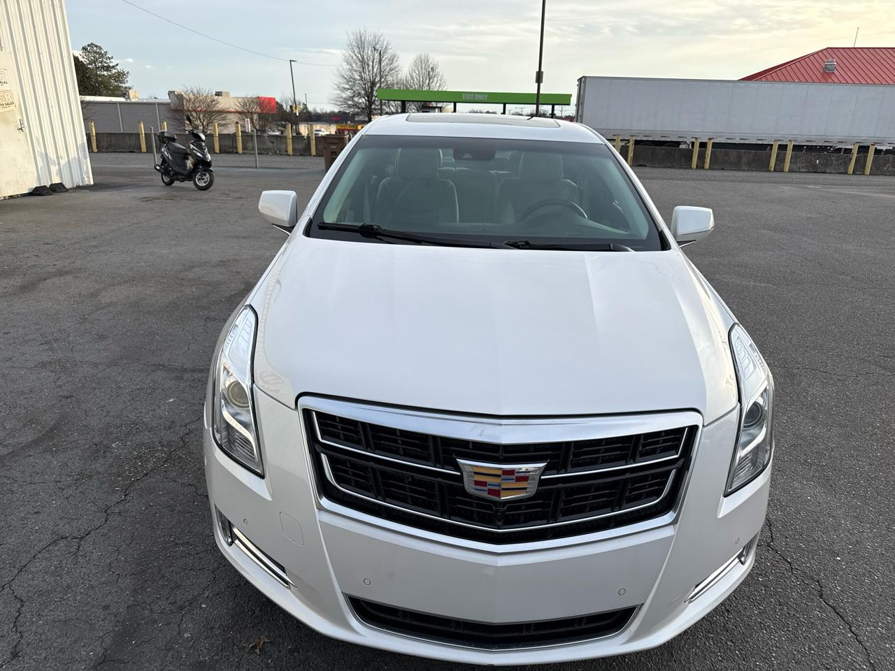Cadillac XTS 4dr Sdn Luxury Collection FWD 2016