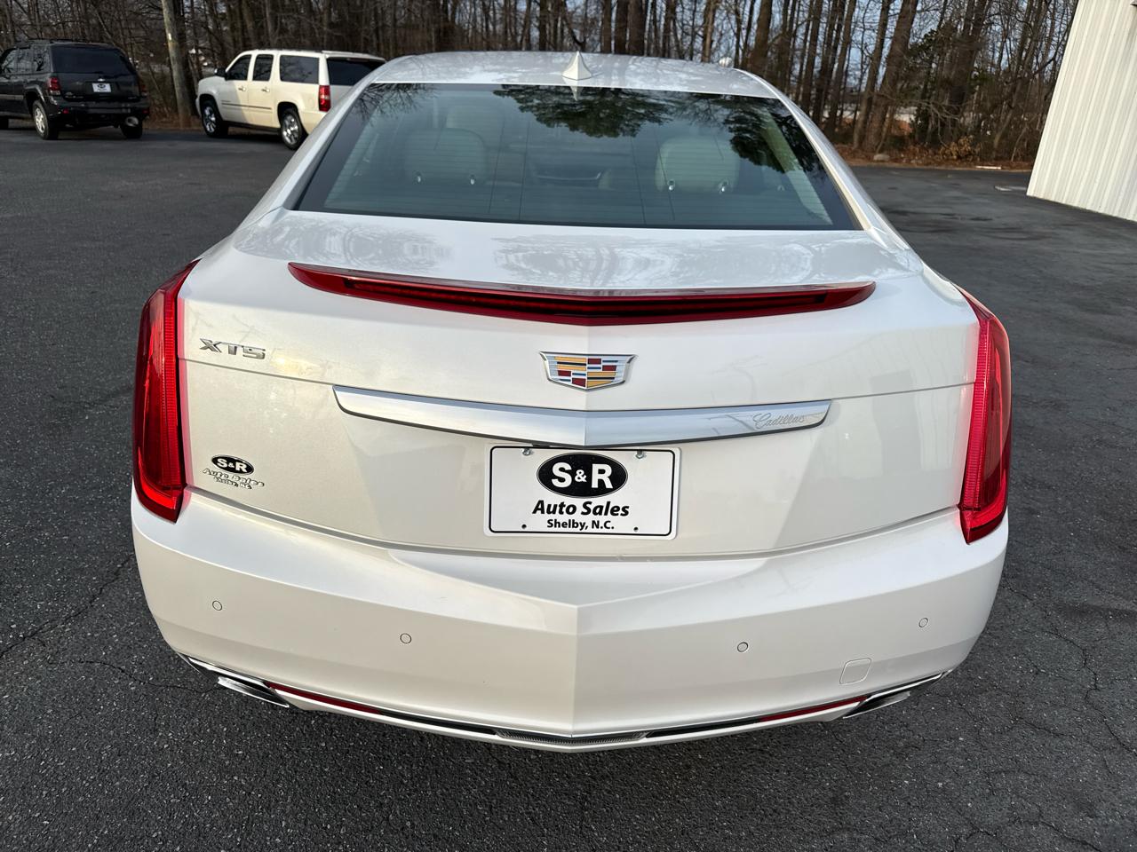 Cadillac XTS 4dr Sdn Luxury Collection FWD 2016