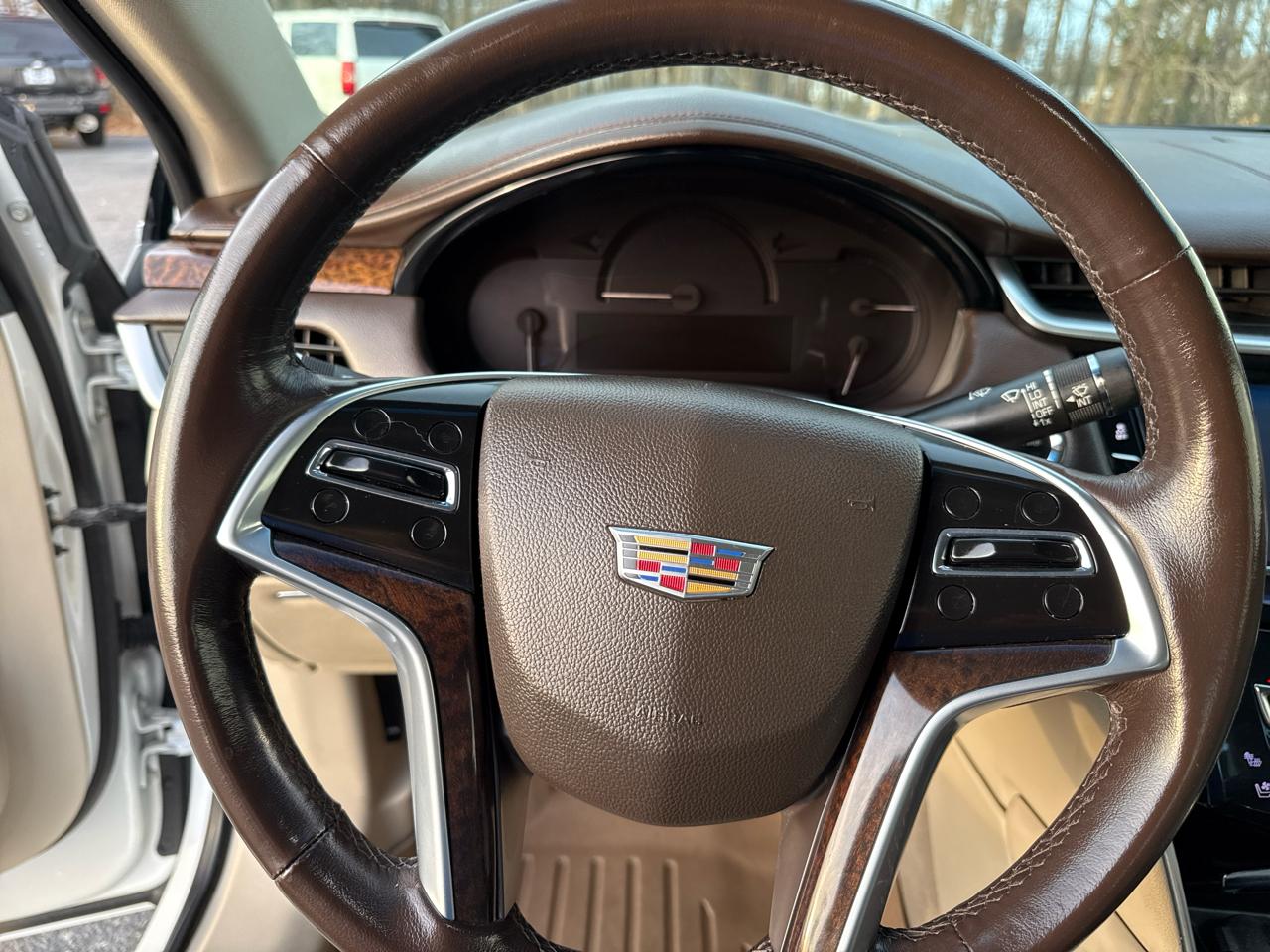 Cadillac XTS 4dr Sdn Luxury Collection FWD 2016