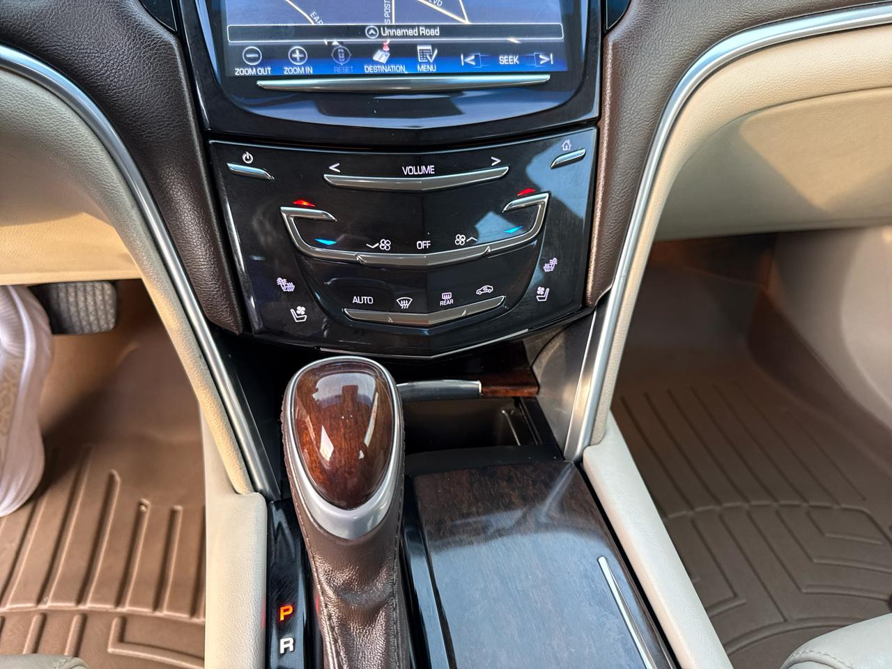 Cadillac XTS 4dr Sdn Luxury Collection FWD 2016