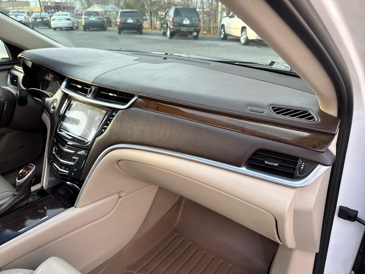 Cadillac XTS 4dr Sdn Luxury Collection FWD 2016