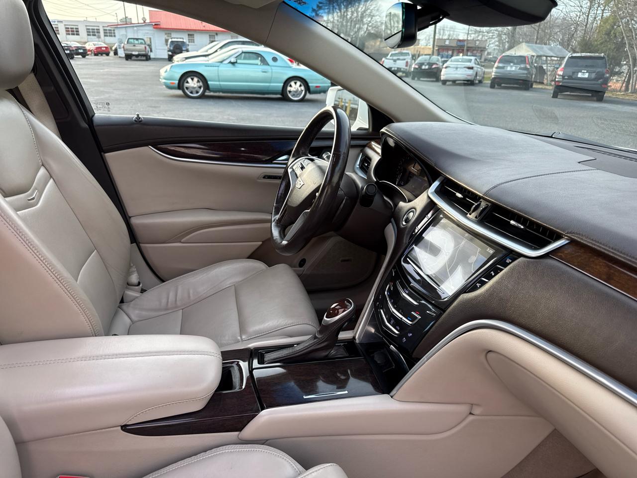 Cadillac XTS 4dr Sdn Luxury Collection FWD 2016