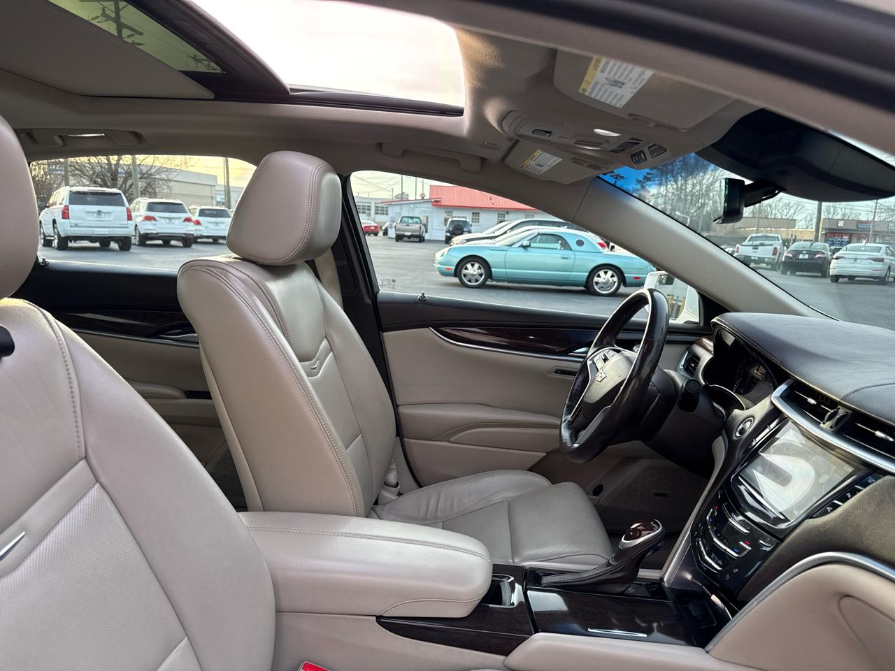 Cadillac XTS 4dr Sdn Luxury Collection FWD 2016