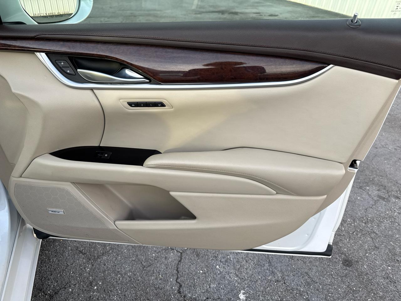 Cadillac XTS 4dr Sdn Luxury Collection FWD 2016