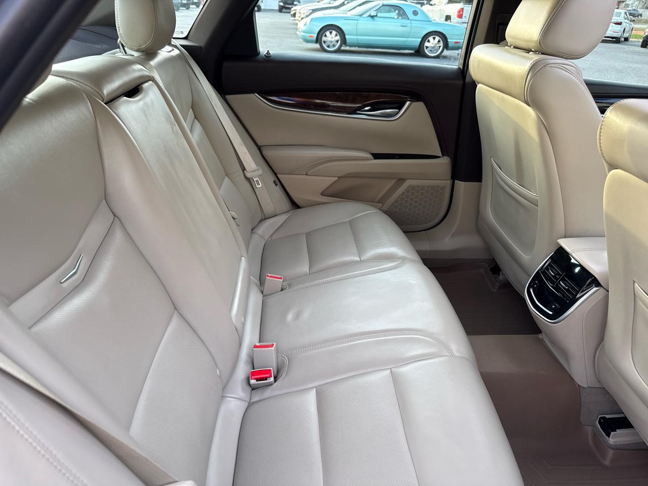 Cadillac XTS 4dr Sdn Luxury Collection FWD 2016