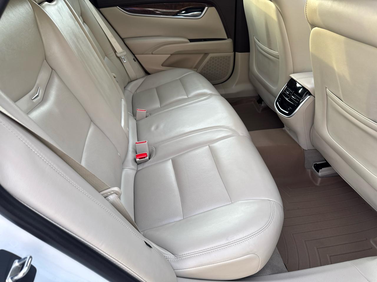 Cadillac XTS 4dr Sdn Luxury Collection FWD 2016