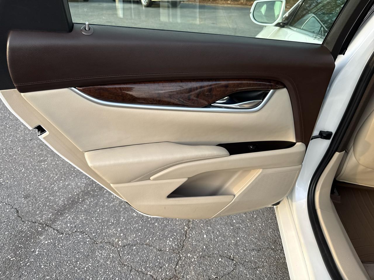 Cadillac XTS 4dr Sdn Luxury Collection FWD 2016