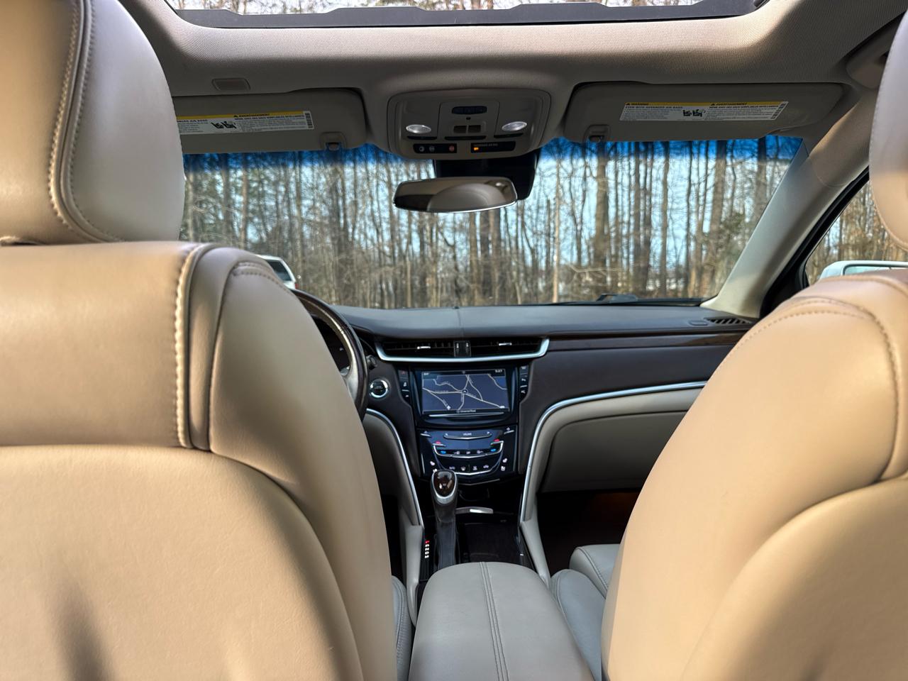 Cadillac XTS 4dr Sdn Luxury Collection FWD 2016