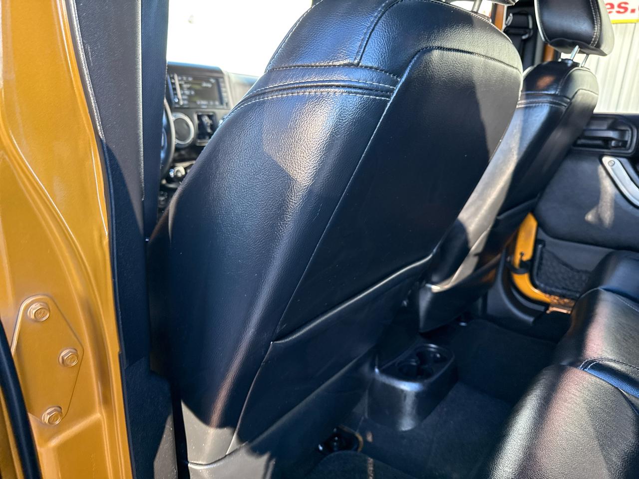 Jeep Wrangler Unlimited 4WD 4dr Rubicon 2014