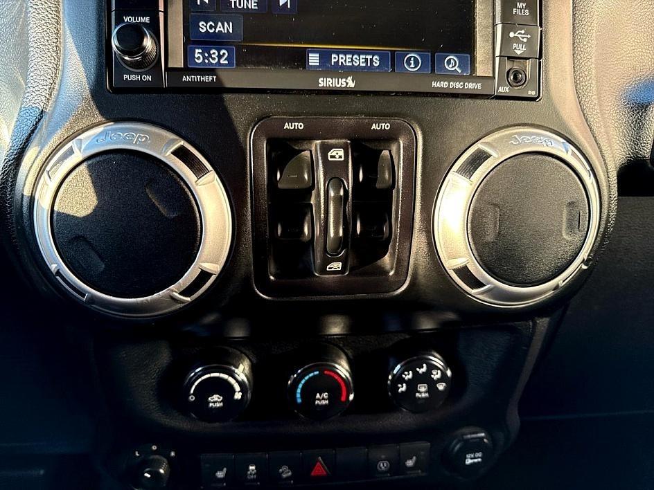 Jeep Wrangler Unlimited 4WD 4dr Rubicon 2014